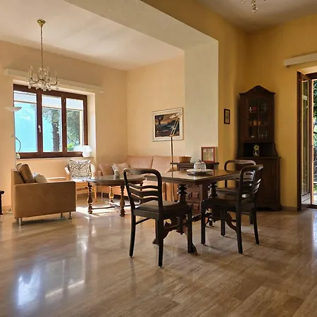 Ida Frueh By Holap Sa Appartement
